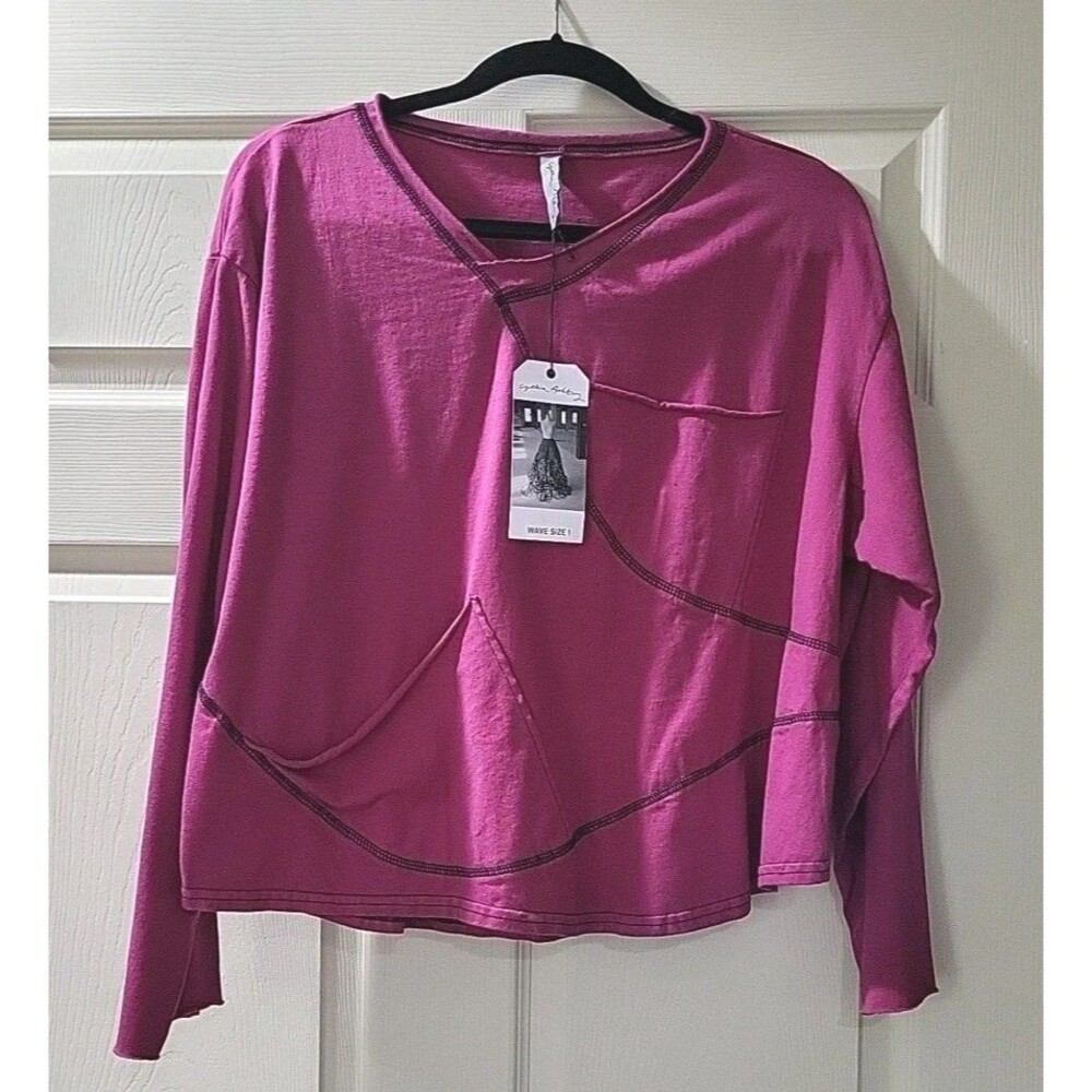 Cynthia Ashby Raspberry Wave 1 Top NWT - Picture 3 of 5